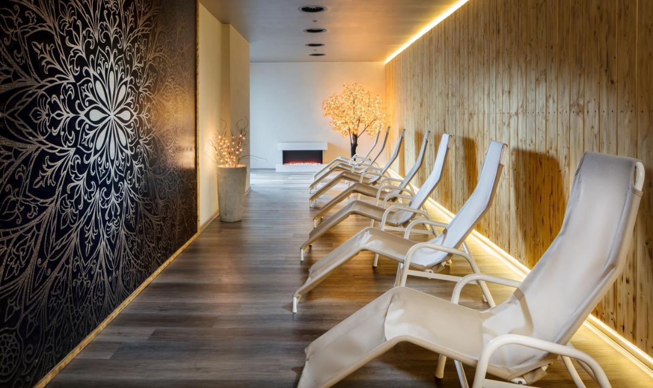 Hotel Hoehlenstein Тукс Екстер'єр фото