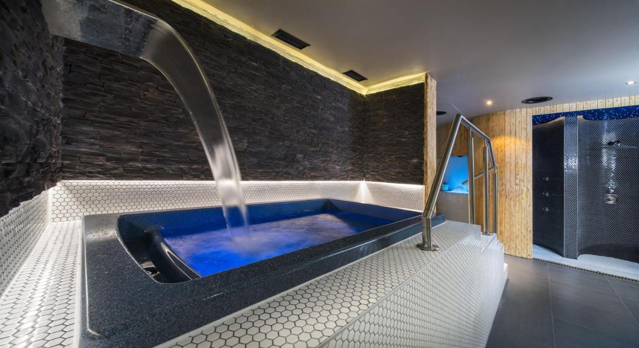 Hotel Hoehlenstein Тукс Екстер'єр фото