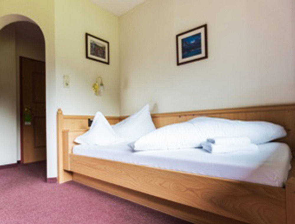 Hotel Hoehlenstein Тукс Екстер'єр фото