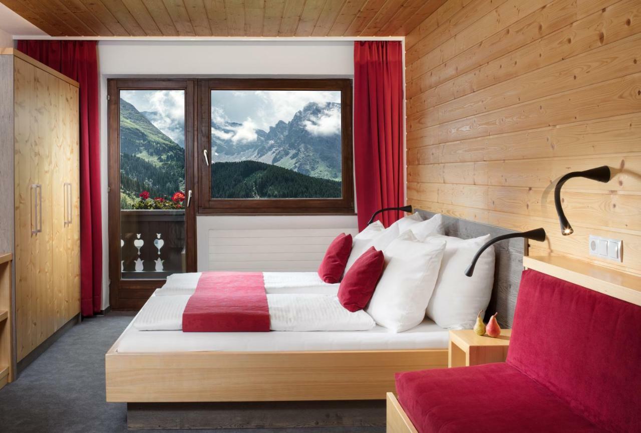 Hotel Hoehlenstein Тукс Екстер'єр фото